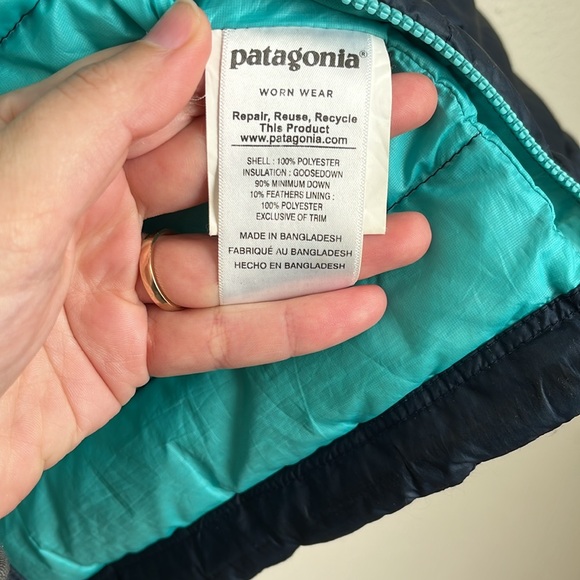 Patagonia Women's Navy Down Sweater Jacket - Picture 7 of 9
